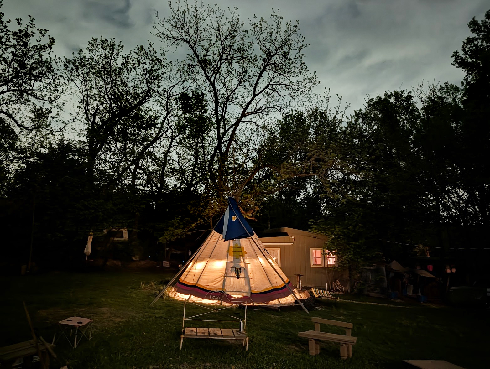 Tipi Airbnb KC Glamping